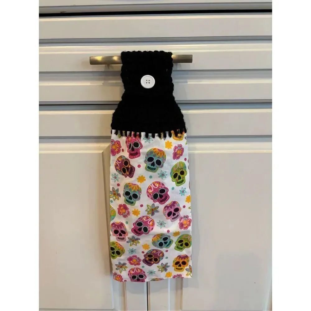 Crochet Top Kitchen Towel- Small skulls